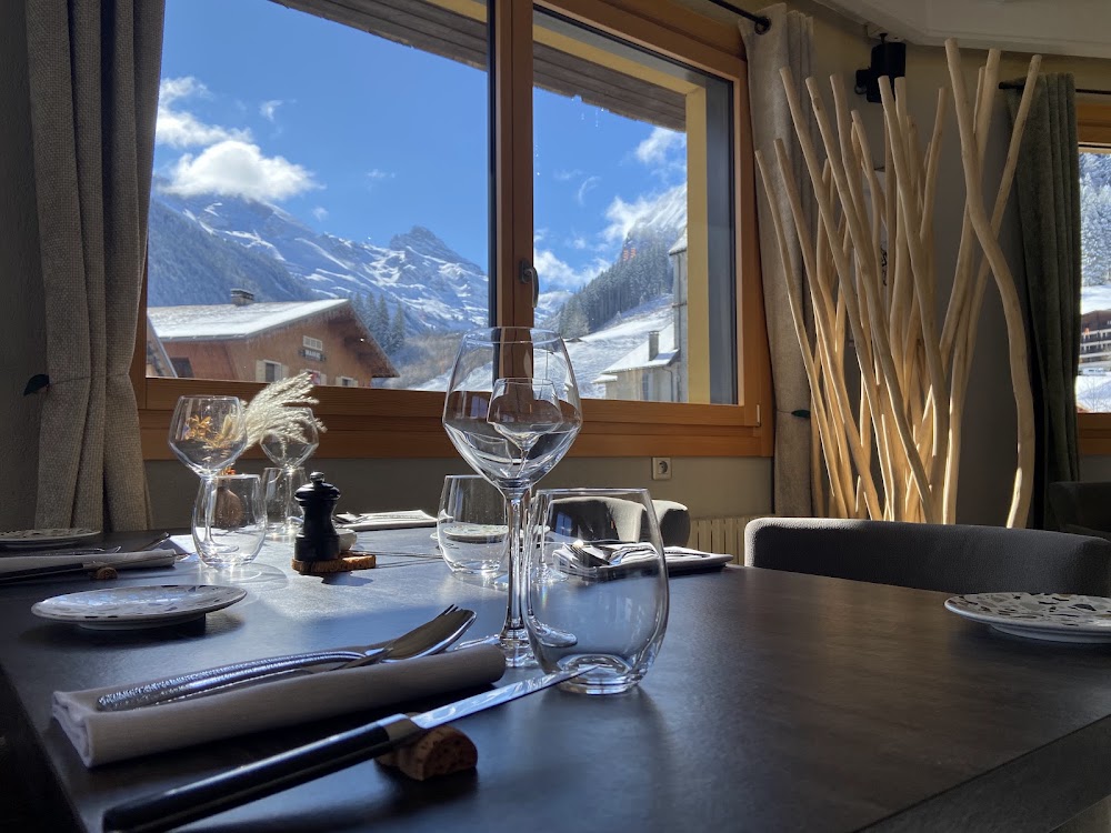 Hôtel-restaurant La Chartreuse, hôtel à Le Reposoir