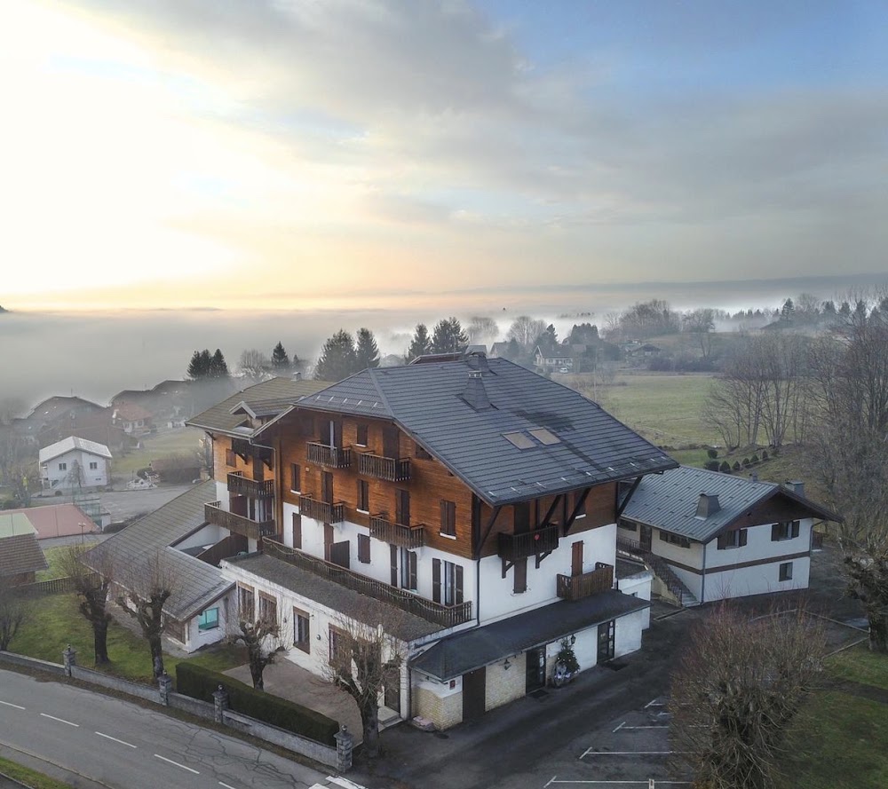 Hôtel Bellevue, hôtel à Thollon-les-Mémises