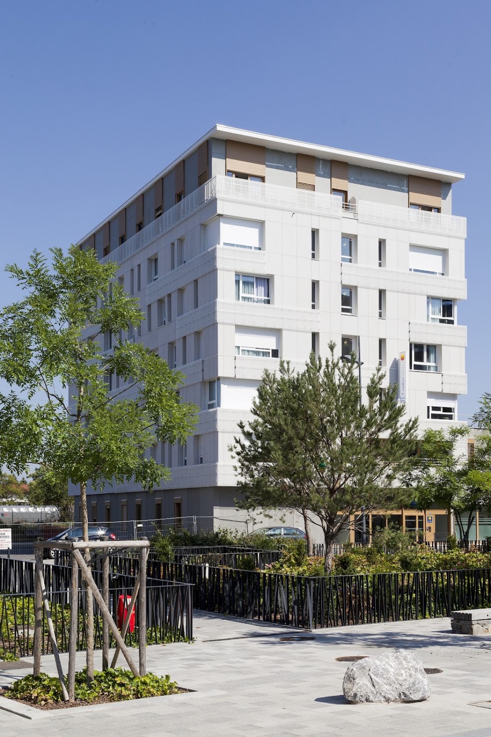 Nehô Suites Porte de Genève, hôtel à Annemasse