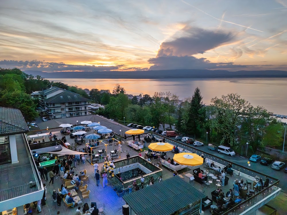 Côté Lac Hostel, hôtel à Neuvecelle