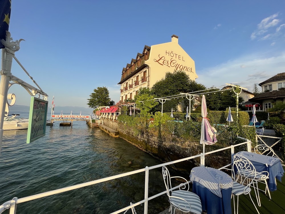 Hôtel Restaurant Les Cygnes, hôtel à Évian-les-Bains