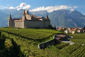 Le chateau d'Aigle en Suisse. Photo : https://www.saint-maurice.ch