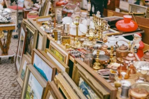 stand vide grenier brocante