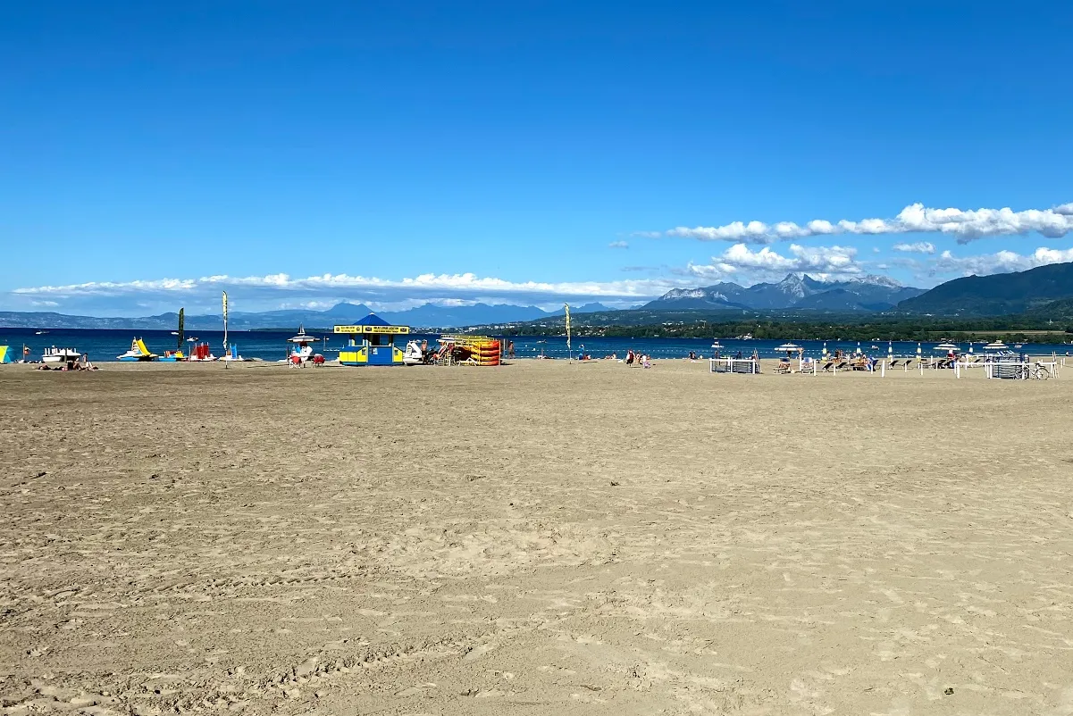plage sable fin excenevex